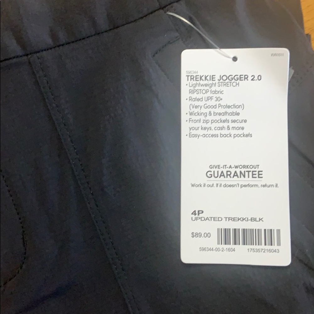 ATHLETA Trekkie Jogger 2.0 4 PETITE 4P Black NWT - Picture 3 of 4